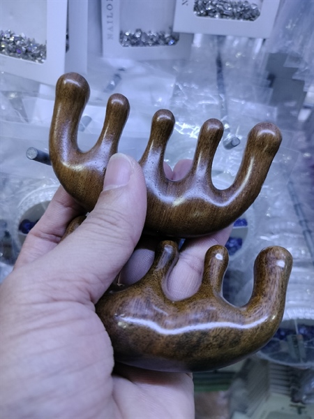 LƯỢC GỖ MASSAGE DA ĐẦU