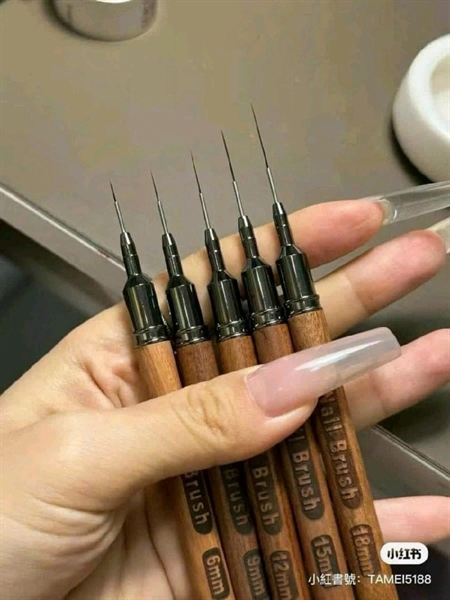 SET CỌ RÂU Nail Brush